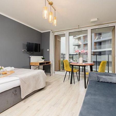 Studio With Balcony Warsaw Kokoryczki By Noclegi Renters 외부 사진