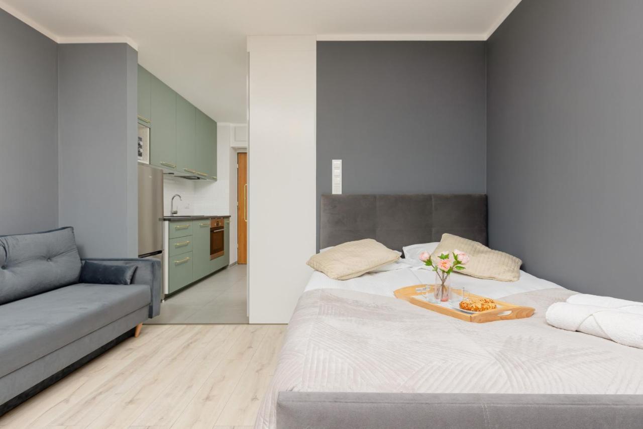 Studio With Balcony Warsaw Kokoryczki By Noclegi Renters 외부 사진