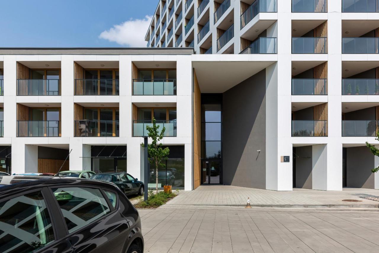 Studio With Balcony Warsaw Kokoryczki By Noclegi Renters 외부 사진