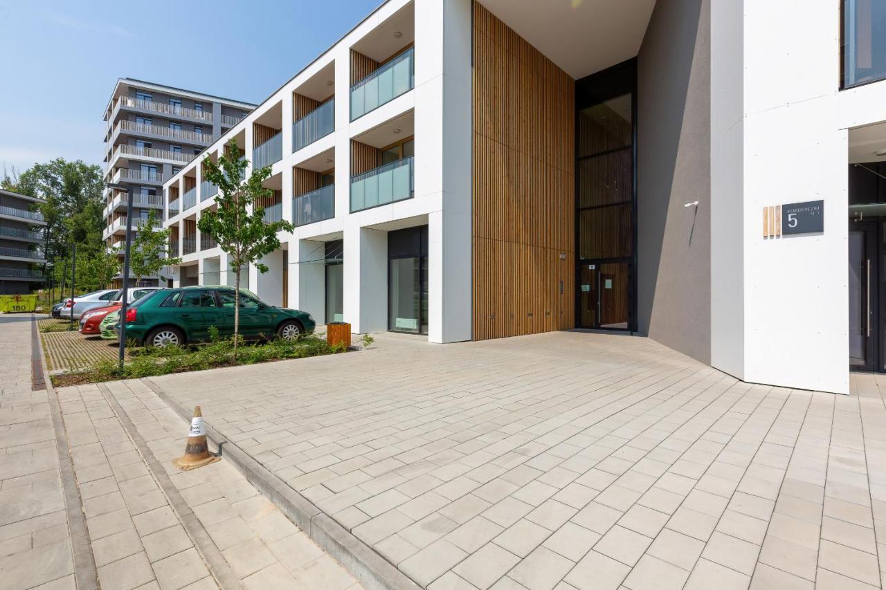 Studio With Balcony Warsaw Kokoryczki By Noclegi Renters 외부 사진